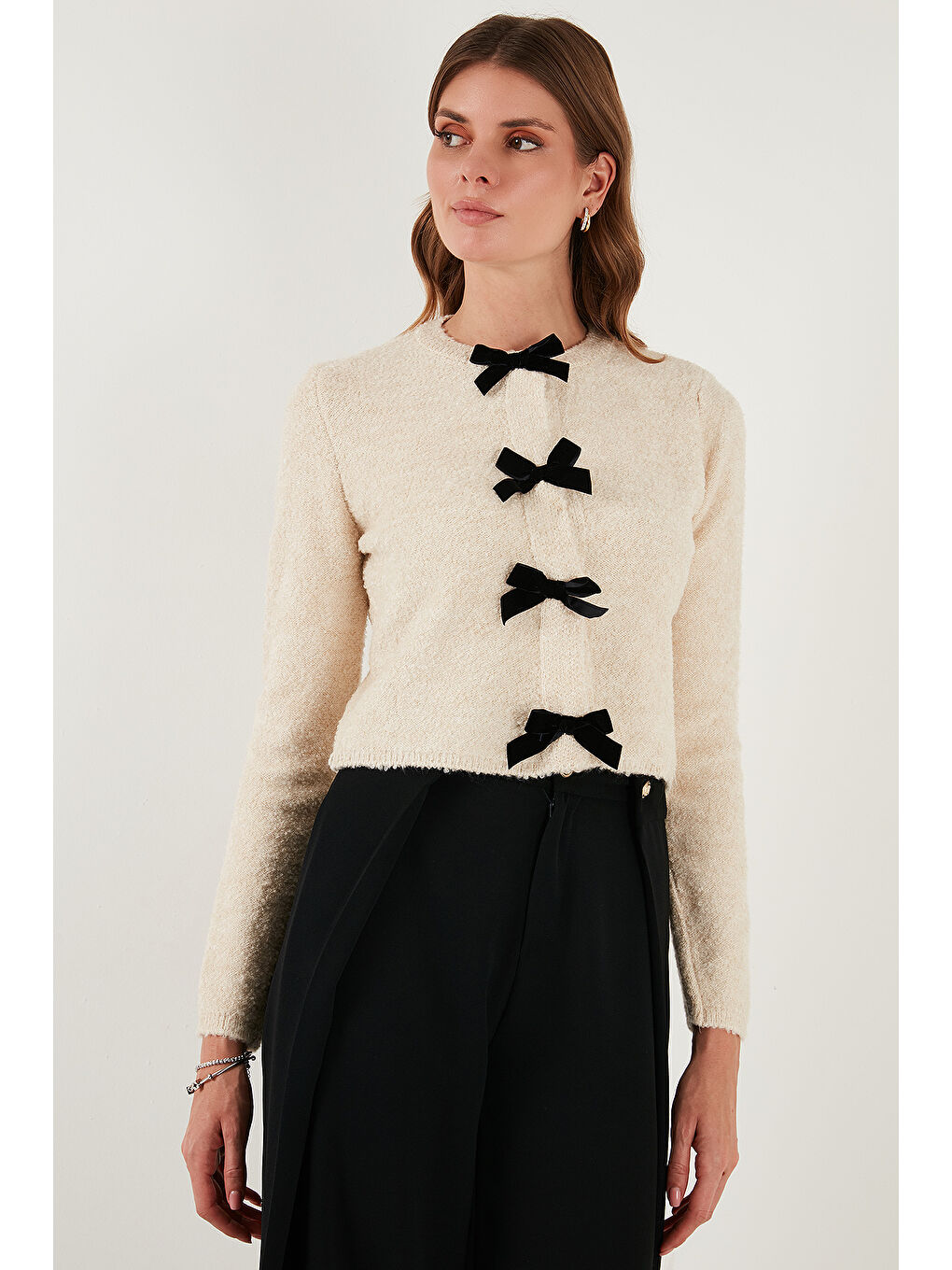 Bej Regular Fit Bisiklet Yaka Kurdele Detaylı Premium Hırka 680HI00105-3