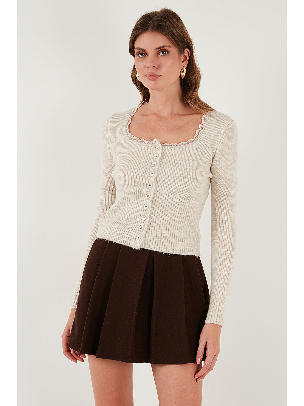 Bej Premium Slim Fit Dantel Detaylı Yaka Örme Hırka 680HI00061-2