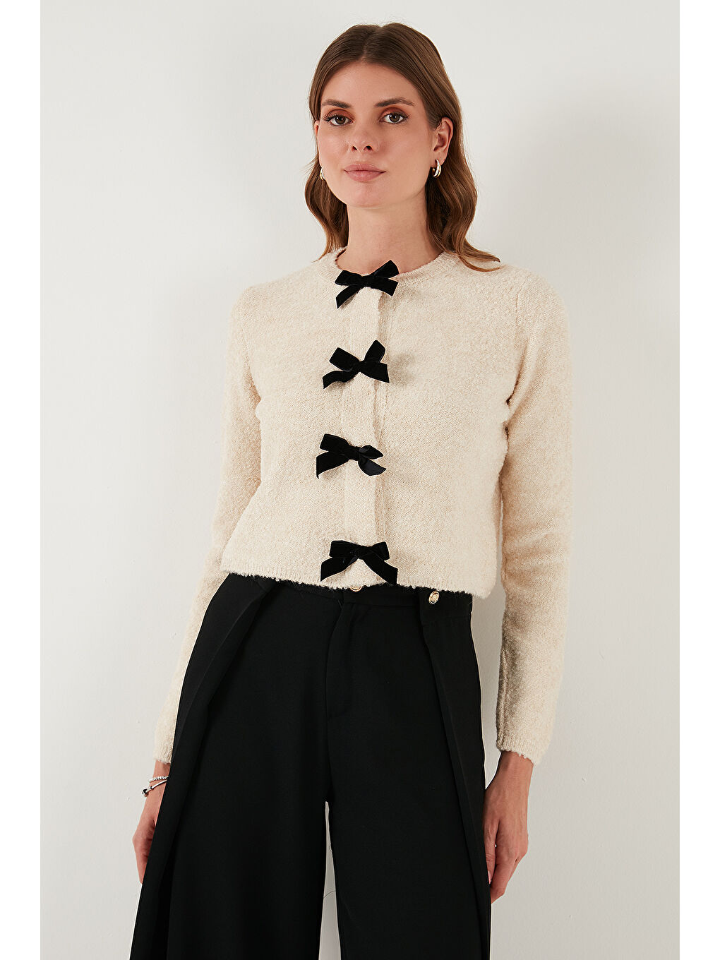 Bej Regular Fit Bisiklet Yaka Kurdele Detaylı Premium Hırka 680HI00105-4