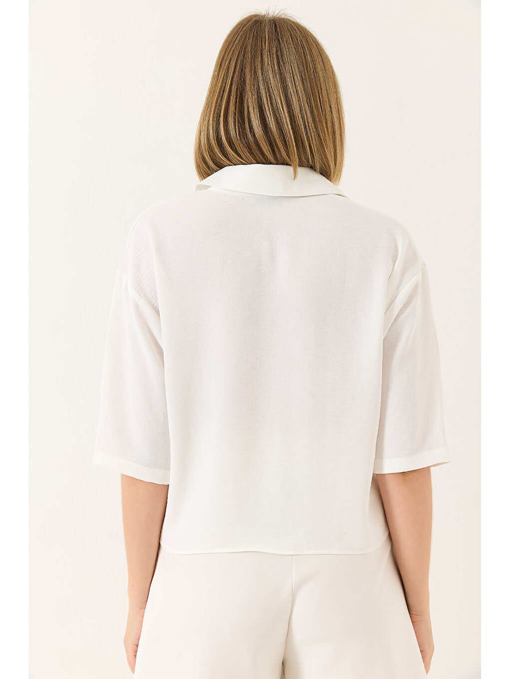 Ekru Kadın Çift Cep Detaylı Keten Aerobin Oversize Kısa Gömlek-6