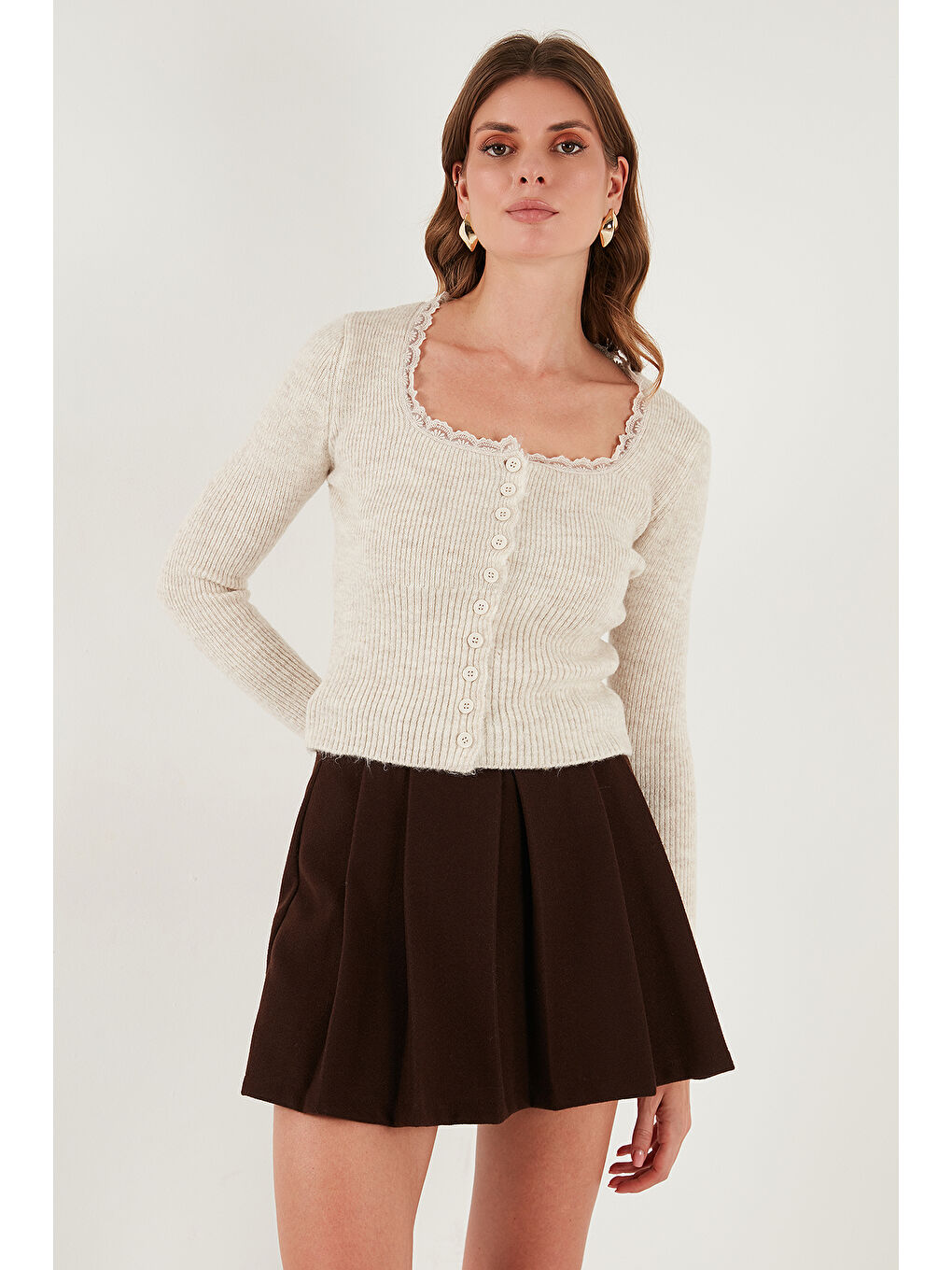 Bej Premium Slim Fit Dantel Detaylı Yaka Örme Hırka 680HI00061-3