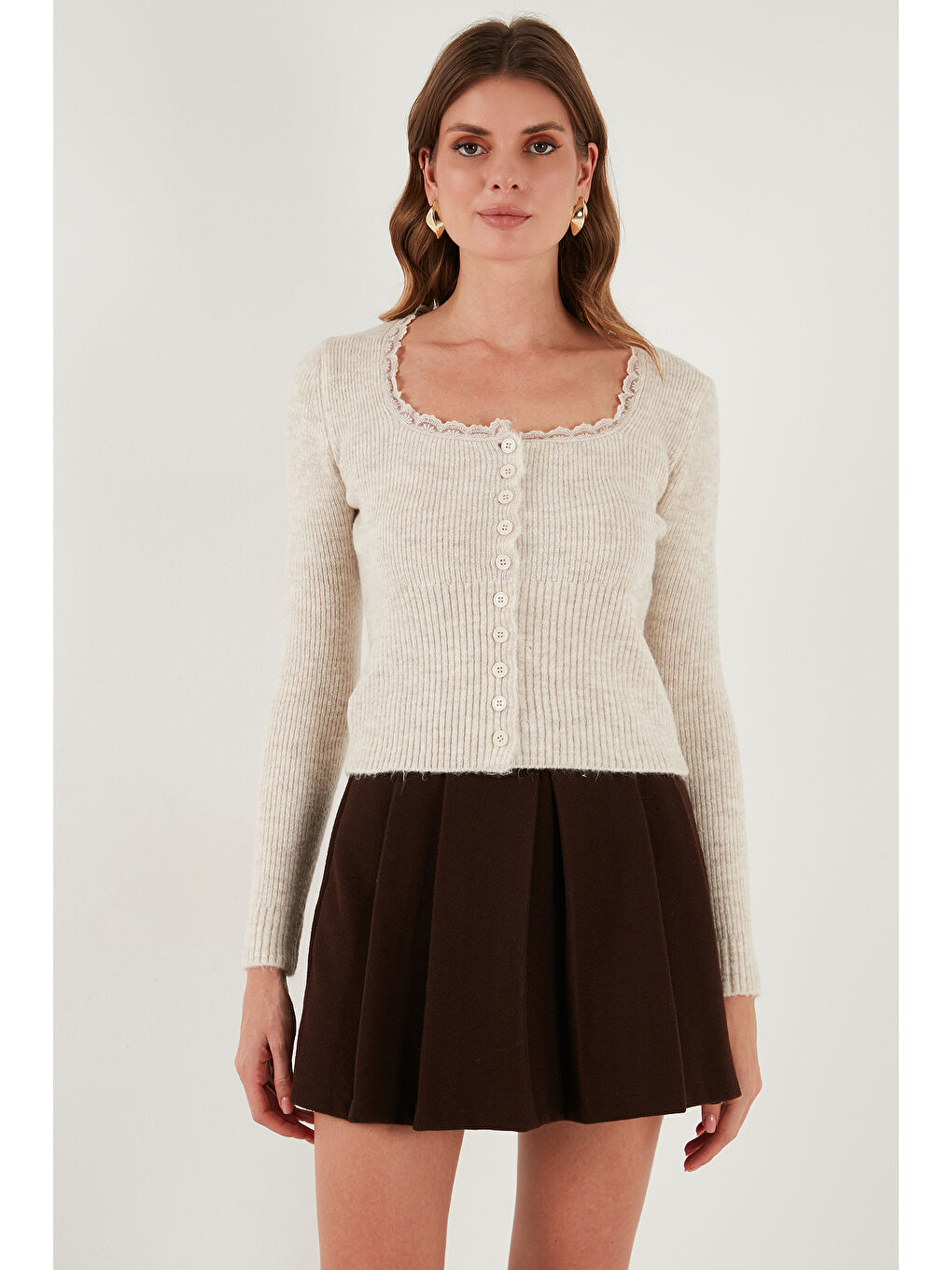 Bej Premium Slim Fit Dantel Detaylı Yaka Örme Hırka 680HI00061-4