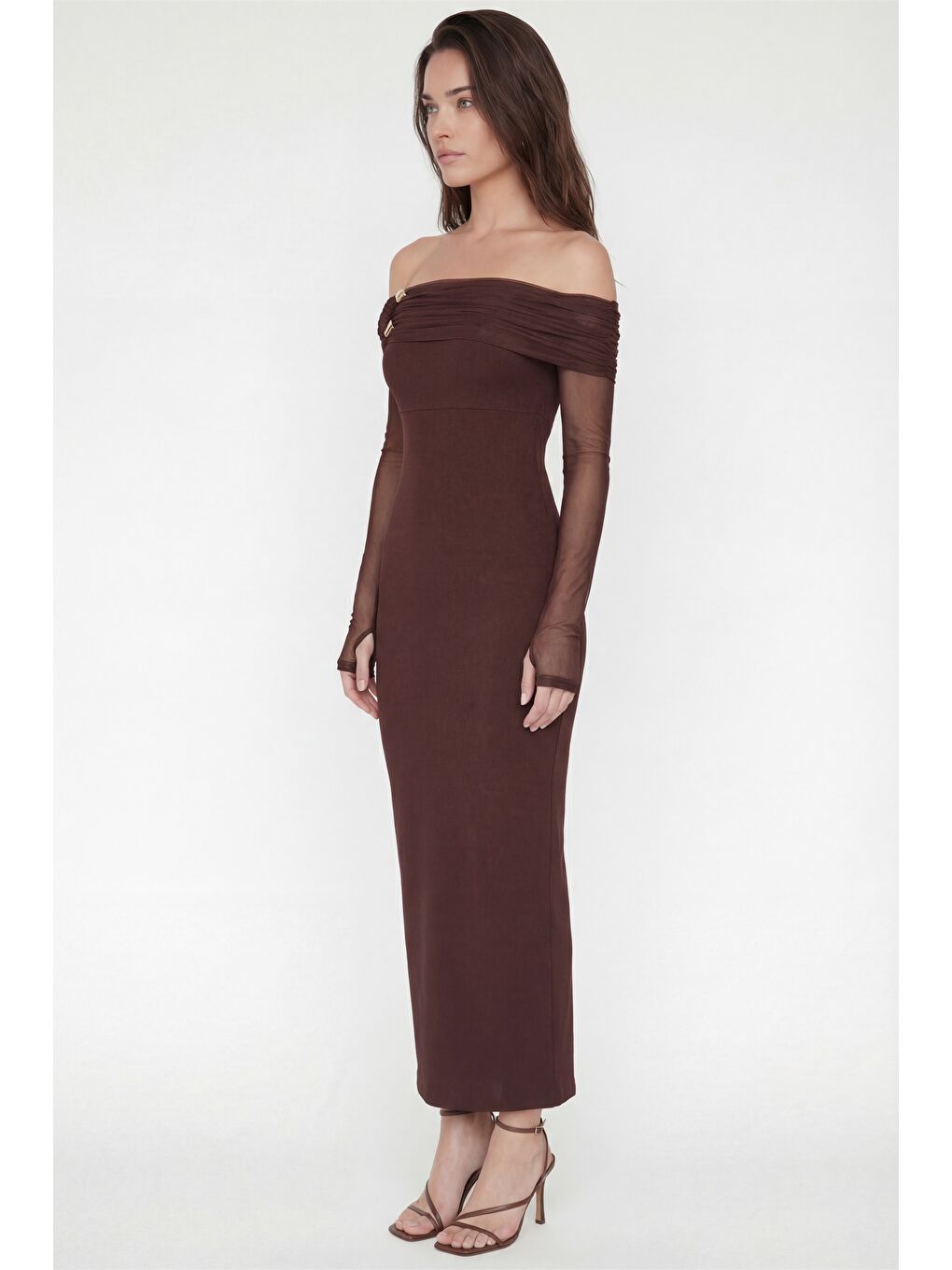 Kadın Kahverengi Yakası Aksesuar Detay Maxi Elbise-1