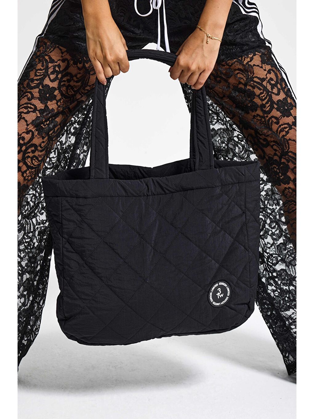 Siyah Renk Baklava Desenli Askılı Özel Tasarım Çanta-3