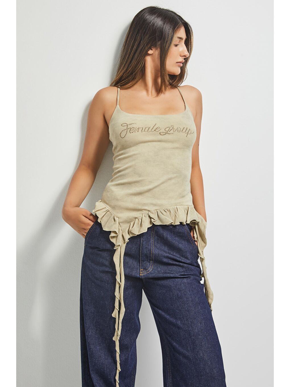 Kadın Bej Renk s5-15 Taş Baskılı Fırfır Detaylı Askılı Atlet T-Shirt