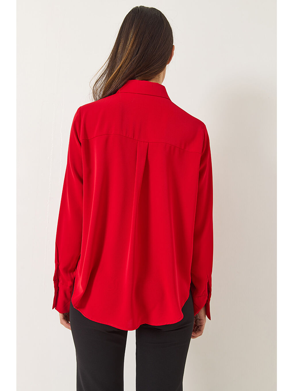 Kırmızı Kadın Kurdele Detaylı Gizli Düğmeli Uzun Kollu Gömlek-6