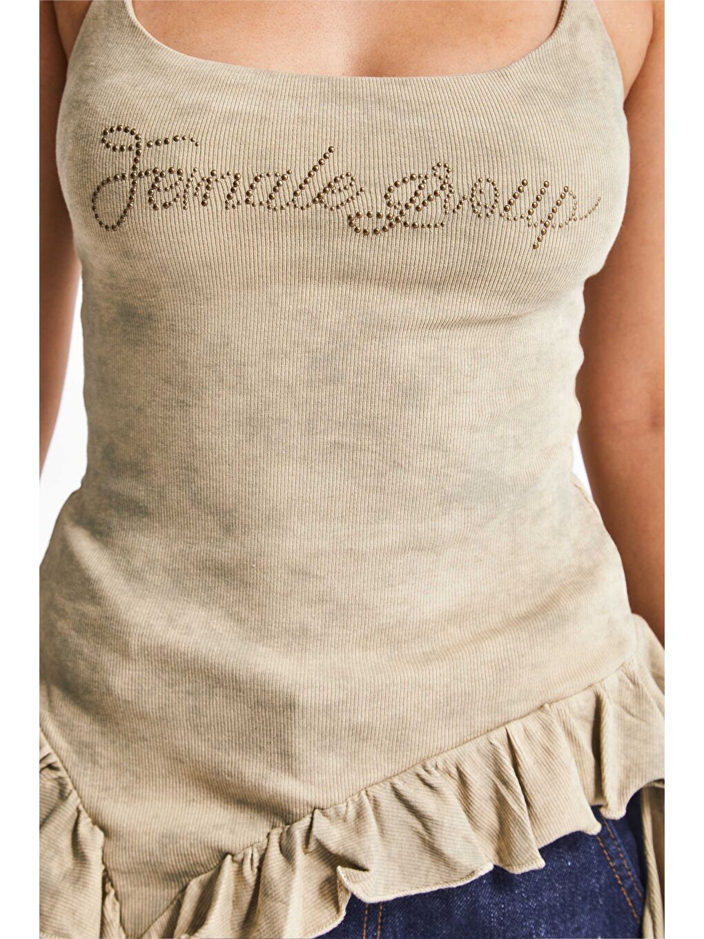 Kadın Bej Renk s5-15 Taş Baskılı Fırfır Detaylı Askılı Atlet T-Shirt-1