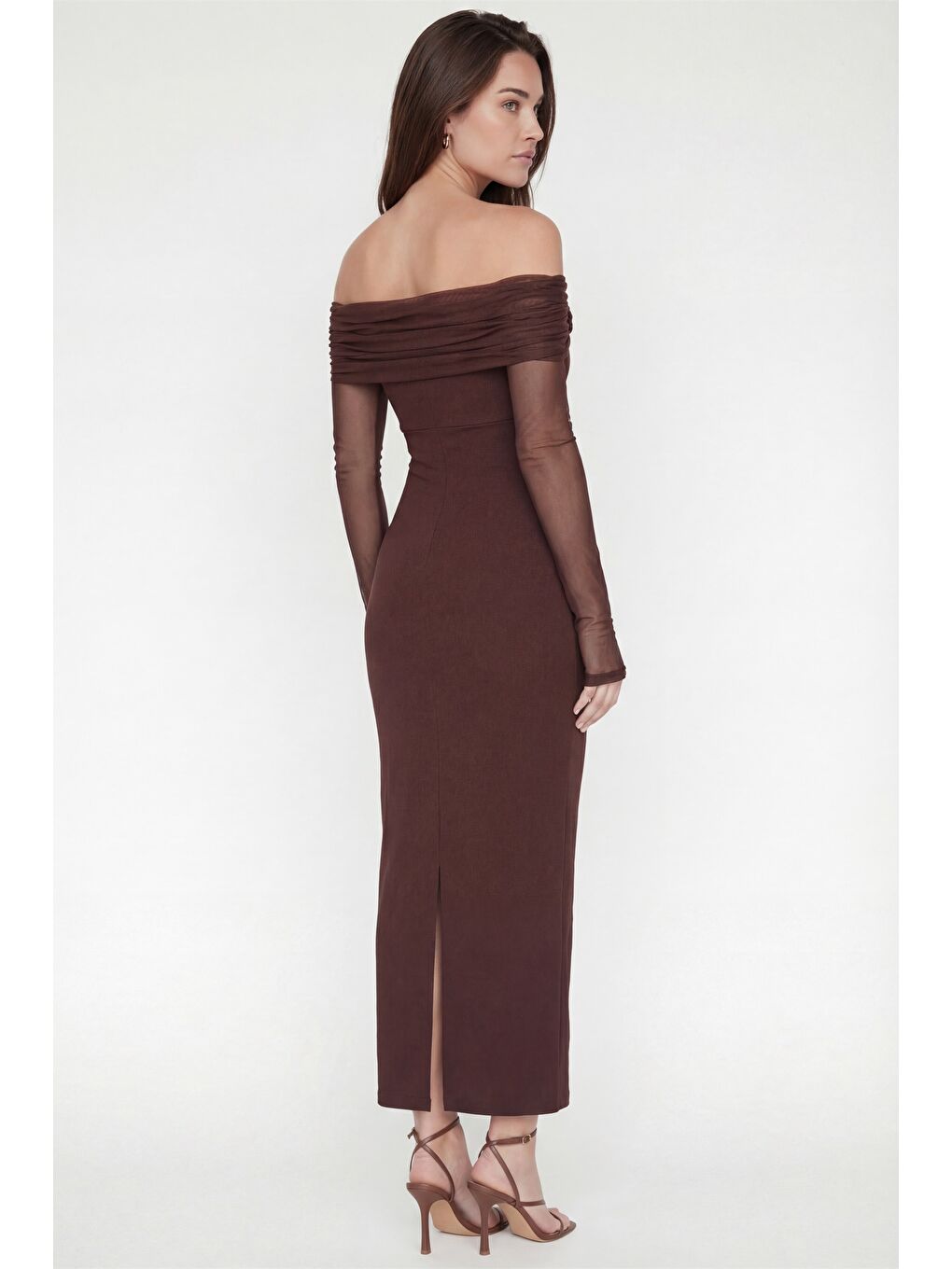 Kadın Kahverengi Yakası Aksesuar Detay Maxi Elbise-4