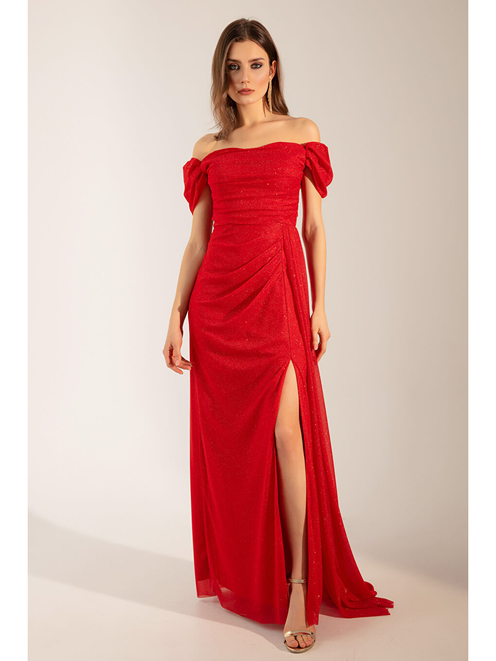 Kadın Kırmızı Kayık Yaka Drapeli Yırtmaçlı Uzun Simli Abiye Elbise-2