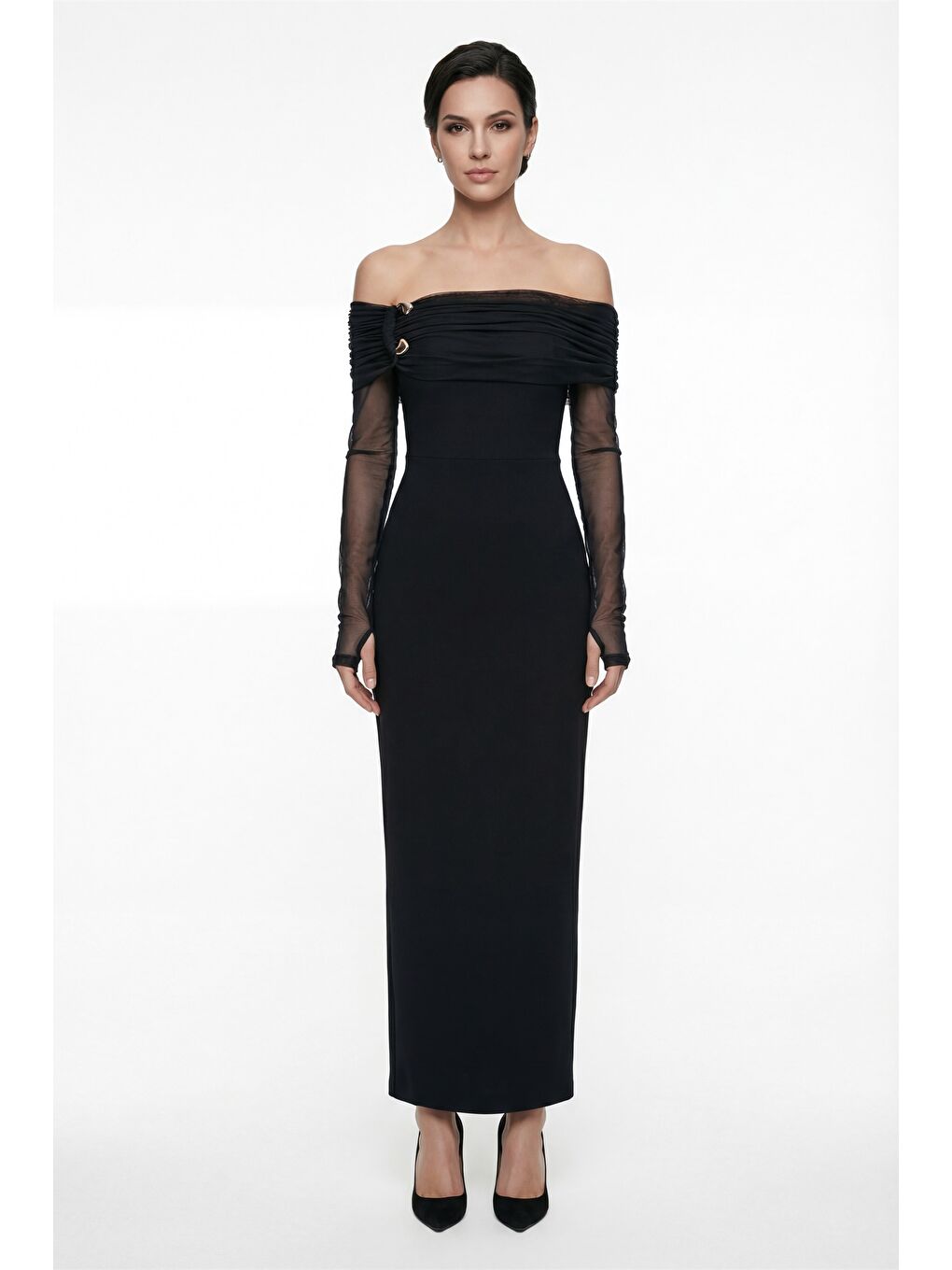 Kadın Siyah Yakası Aksesuar Detay Maxi Elbise