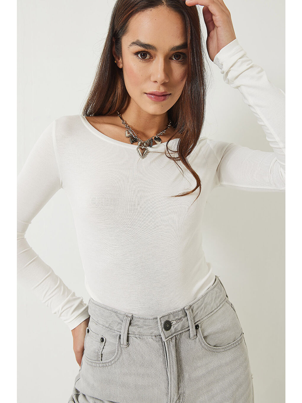 Beyaz Kadın Oval Yaka Uzun Kollu Slim Fit Saran Modal Basic Bluz-3