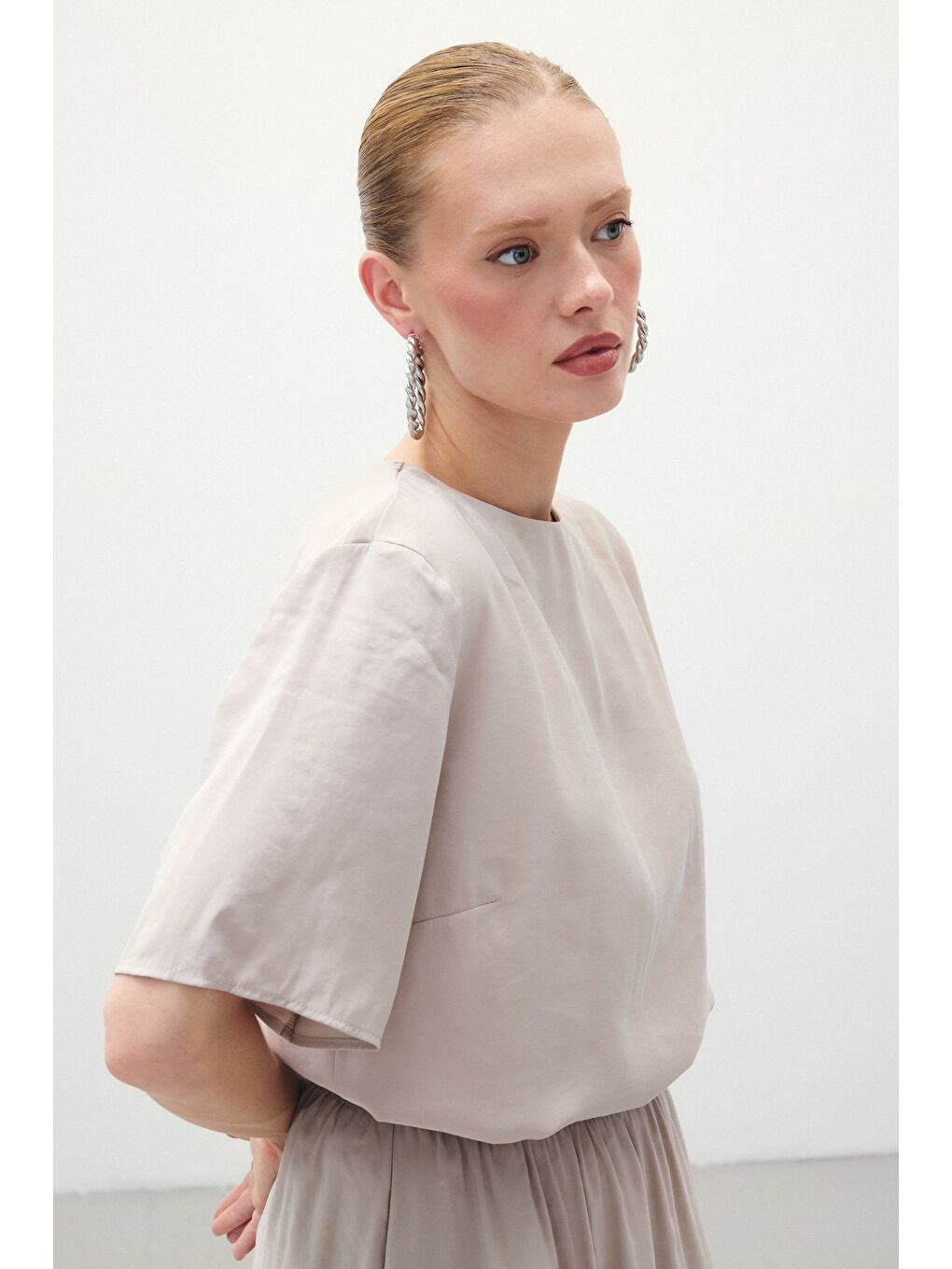 Bej Kısa Kollu Salaş Bluz - Taş-3