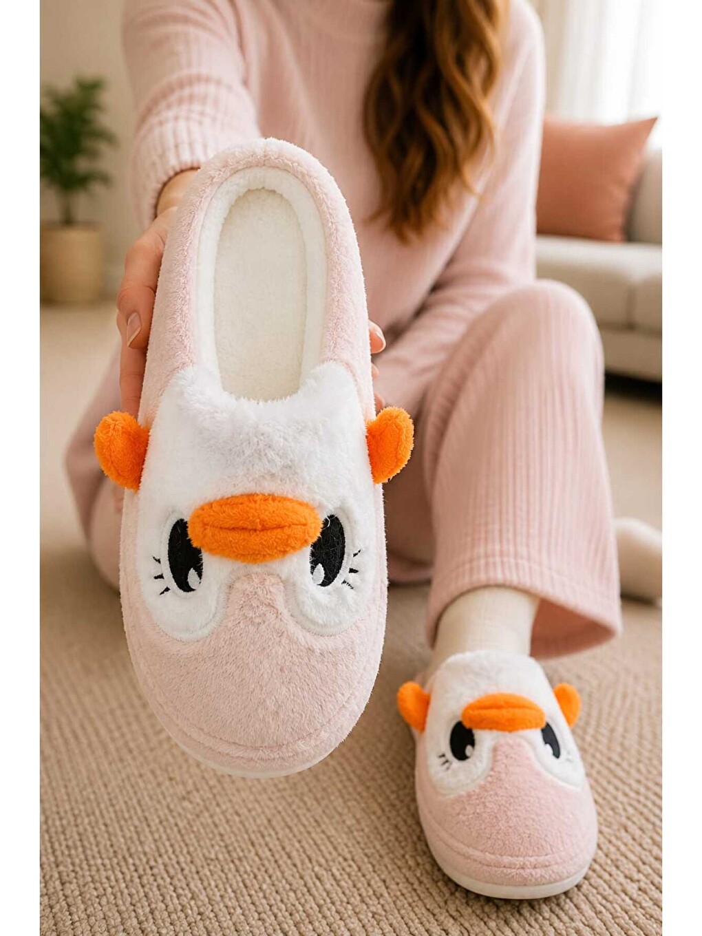 Pembe Kadın Pelüş Penguen Figürlü Ev Terliği Sıcak Tutan Kışlık Panduf Terlik-1