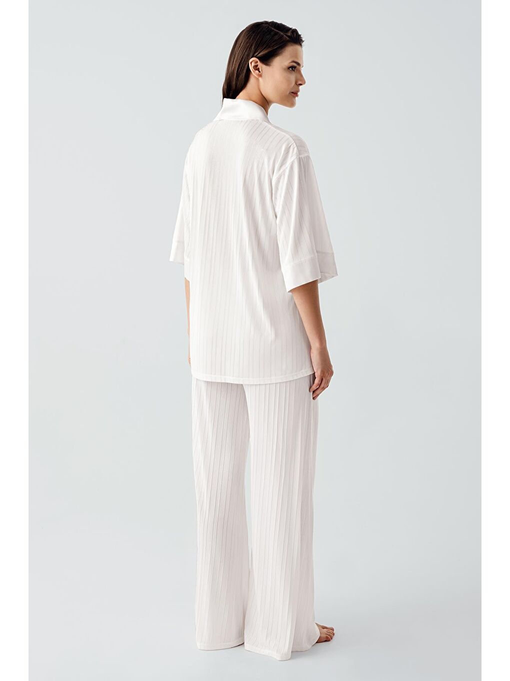 Ekru Truvakar Kol Düğmeli Saten Detaylı Esnek Viskoz Pijama Takım 17202-2