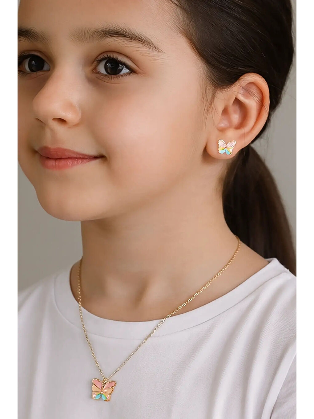 Karışık Çok Renkli  Kelebek Figürlü Kız Çocuk Kolye Küpe Set