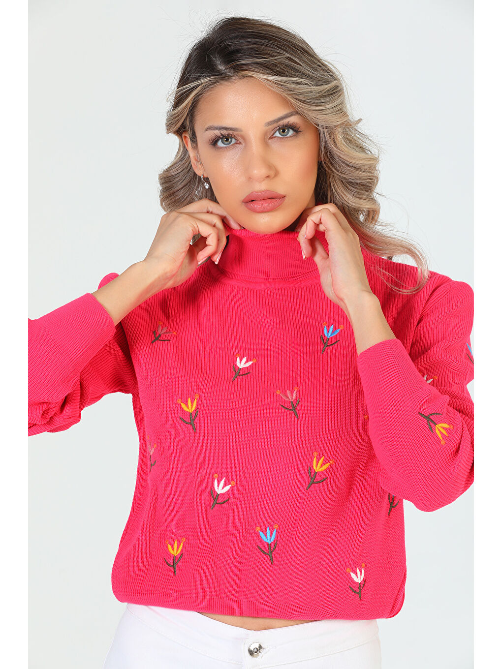 Fuşya Kadın Çiçek Nakışlı Balıkçı Yaka Triko Bluz-2