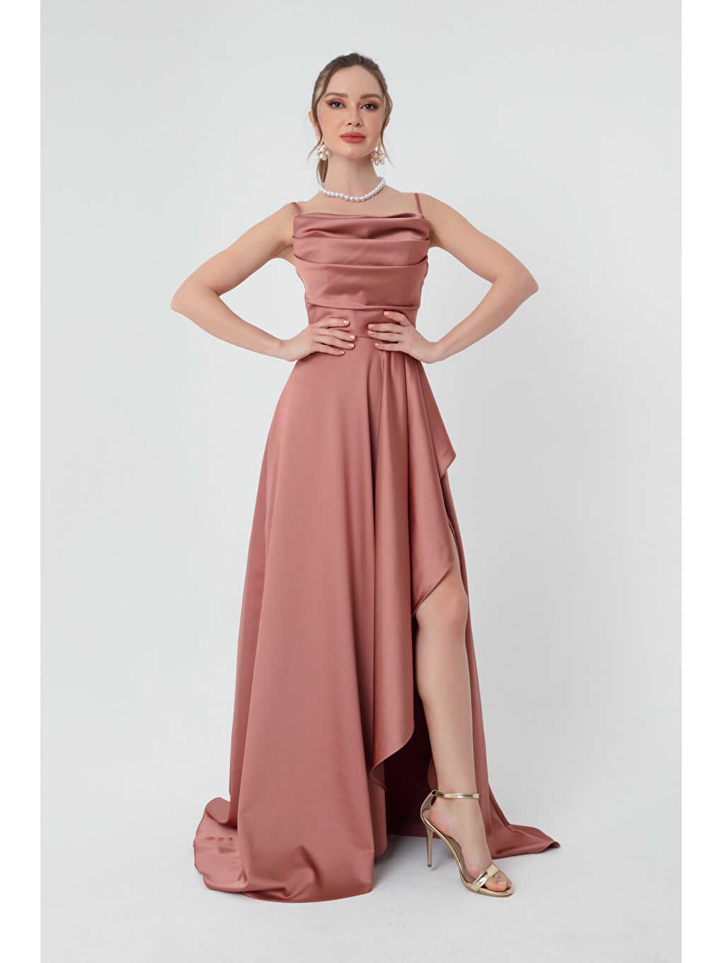 Pembe Kadın Somon Volanlı Yırtmaçlı Saten Abiye & Mezuniyet Elbisesi-1