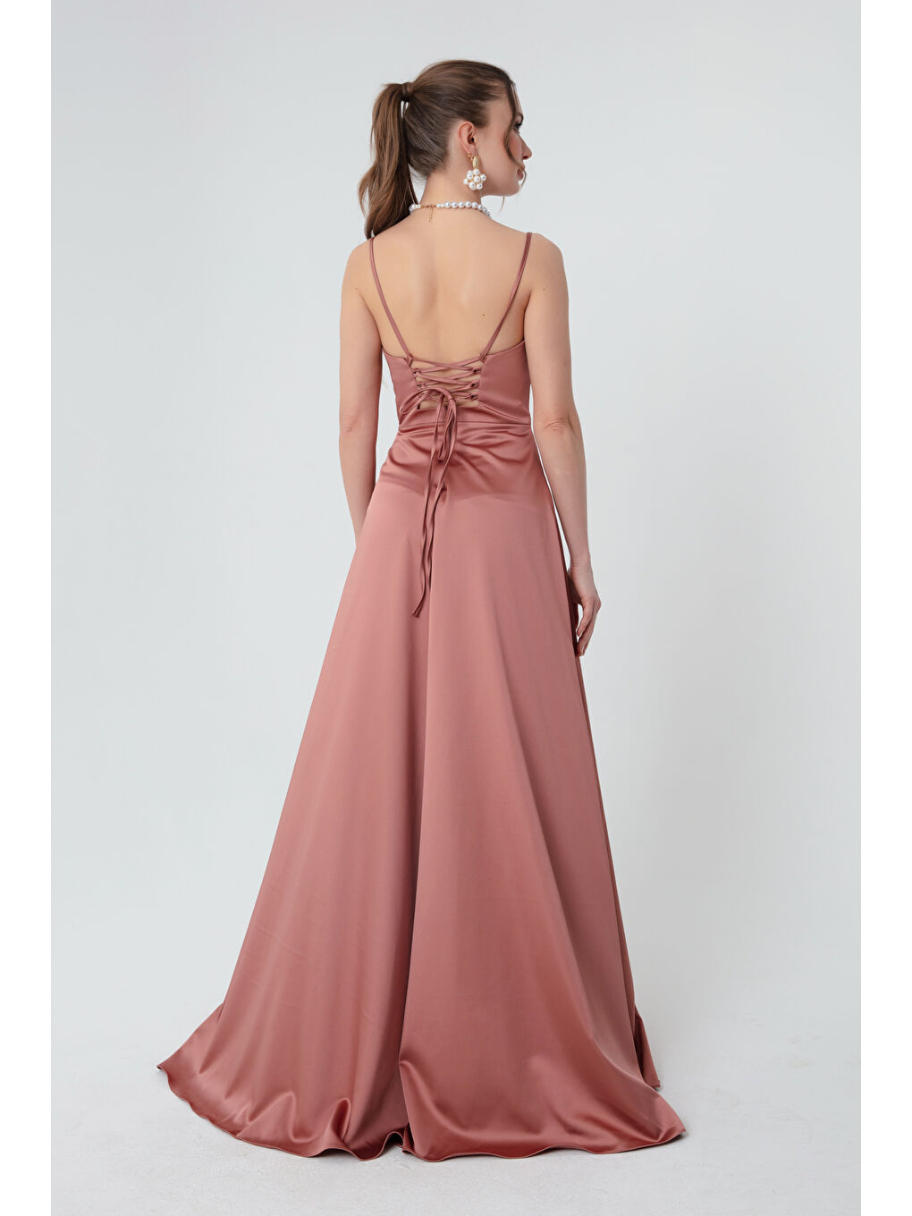 Pembe Kadın Somon Volanlı Yırtmaçlı Saten Abiye & Mezuniyet Elbisesi-4