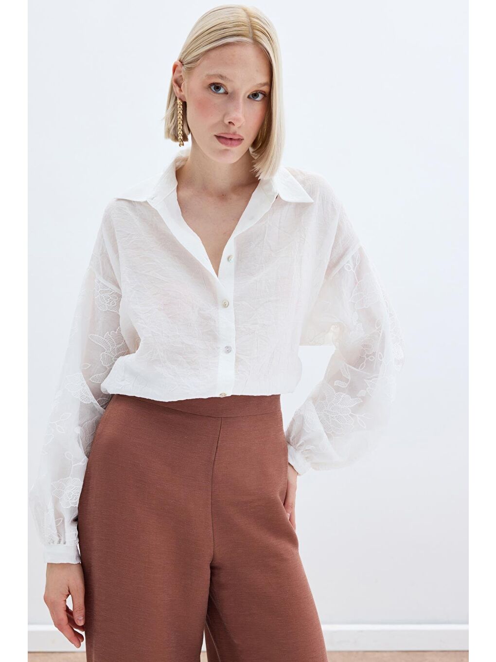 Nakış Detaylı Kraşlı Gömlek - Ekru-2