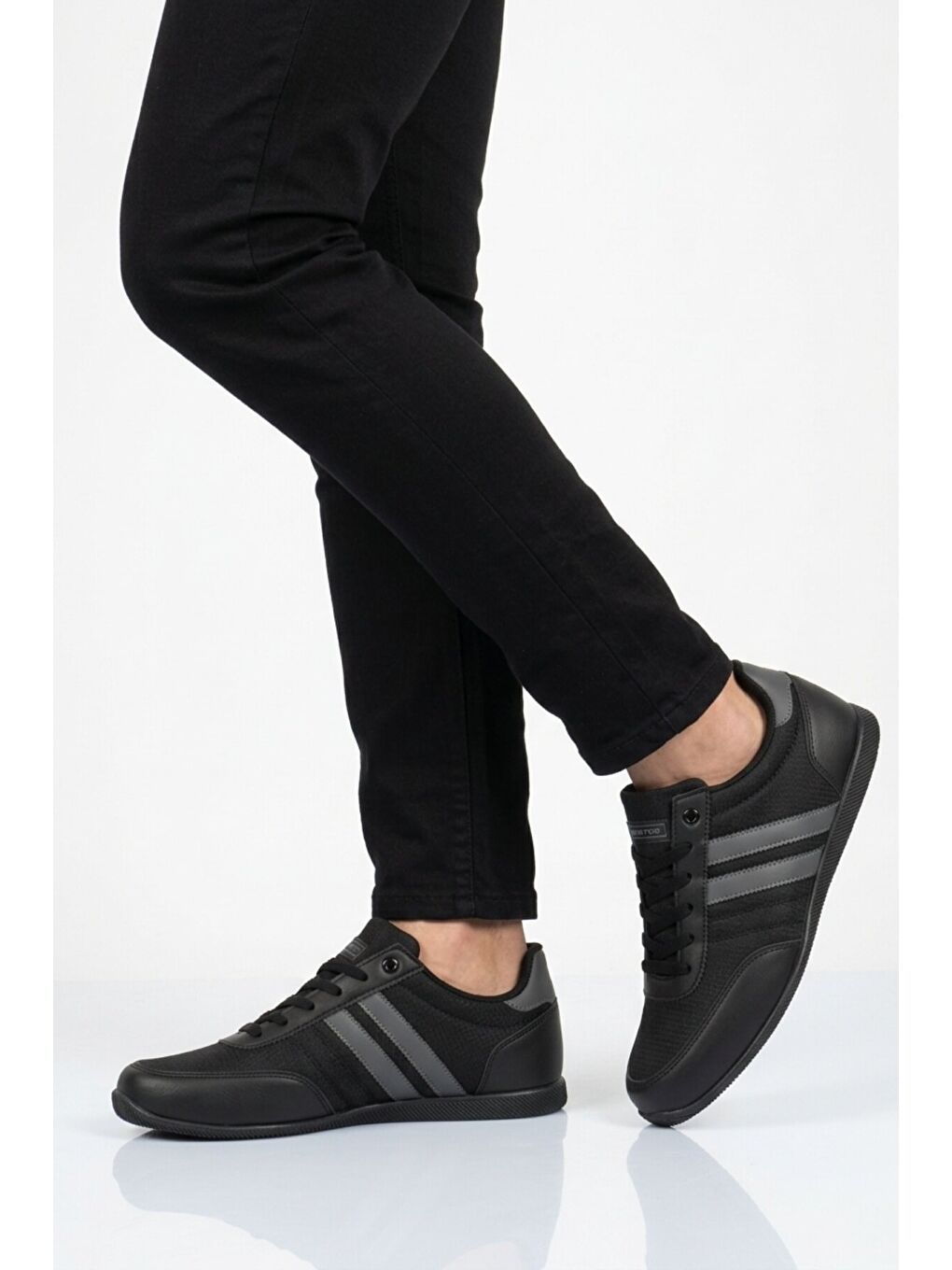 Siyah Füme Bağcıklı Hafif Esnek Erkek Spor Ayakkabı BST-2086 M-1