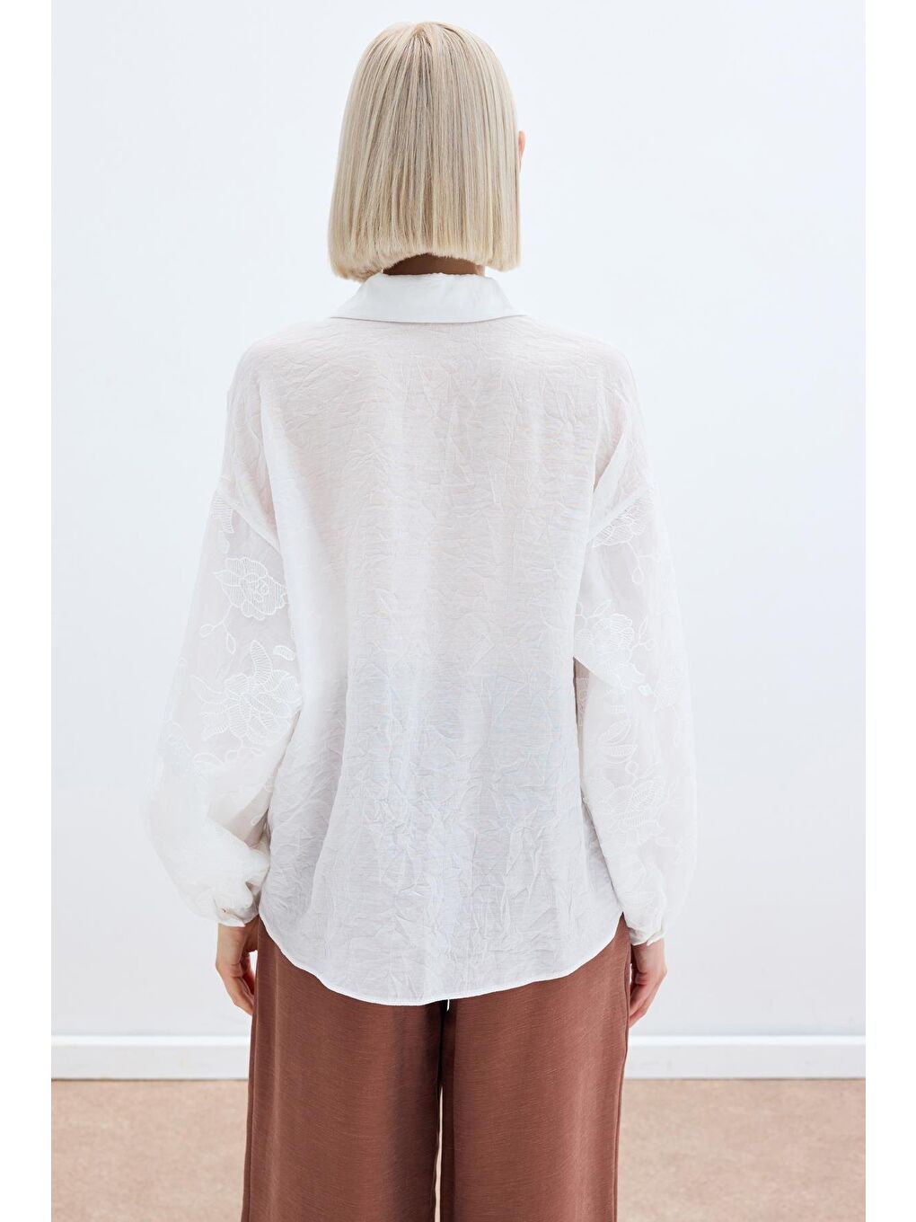 Nakış Detaylı Kraşlı Gömlek - Ekru-6