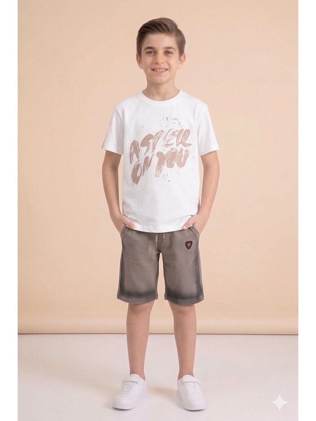 Ekru Grafiti Baskılı Tişörtlü Şortlu Erkek Çocuk 2li Takım 23775-1