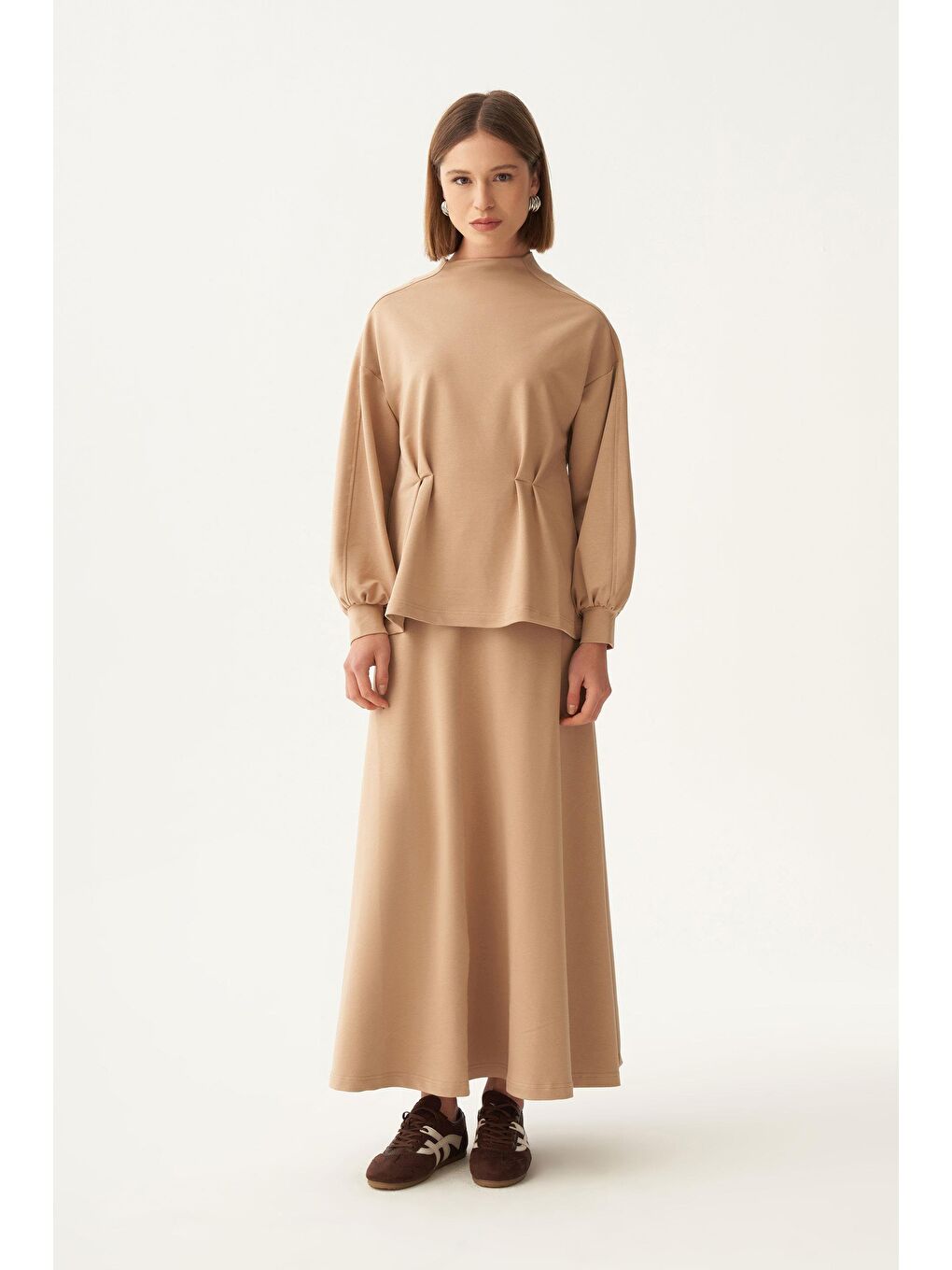 Bej Vizon-Yumuşak Dokulu Pile Detaylı Etekli Takım