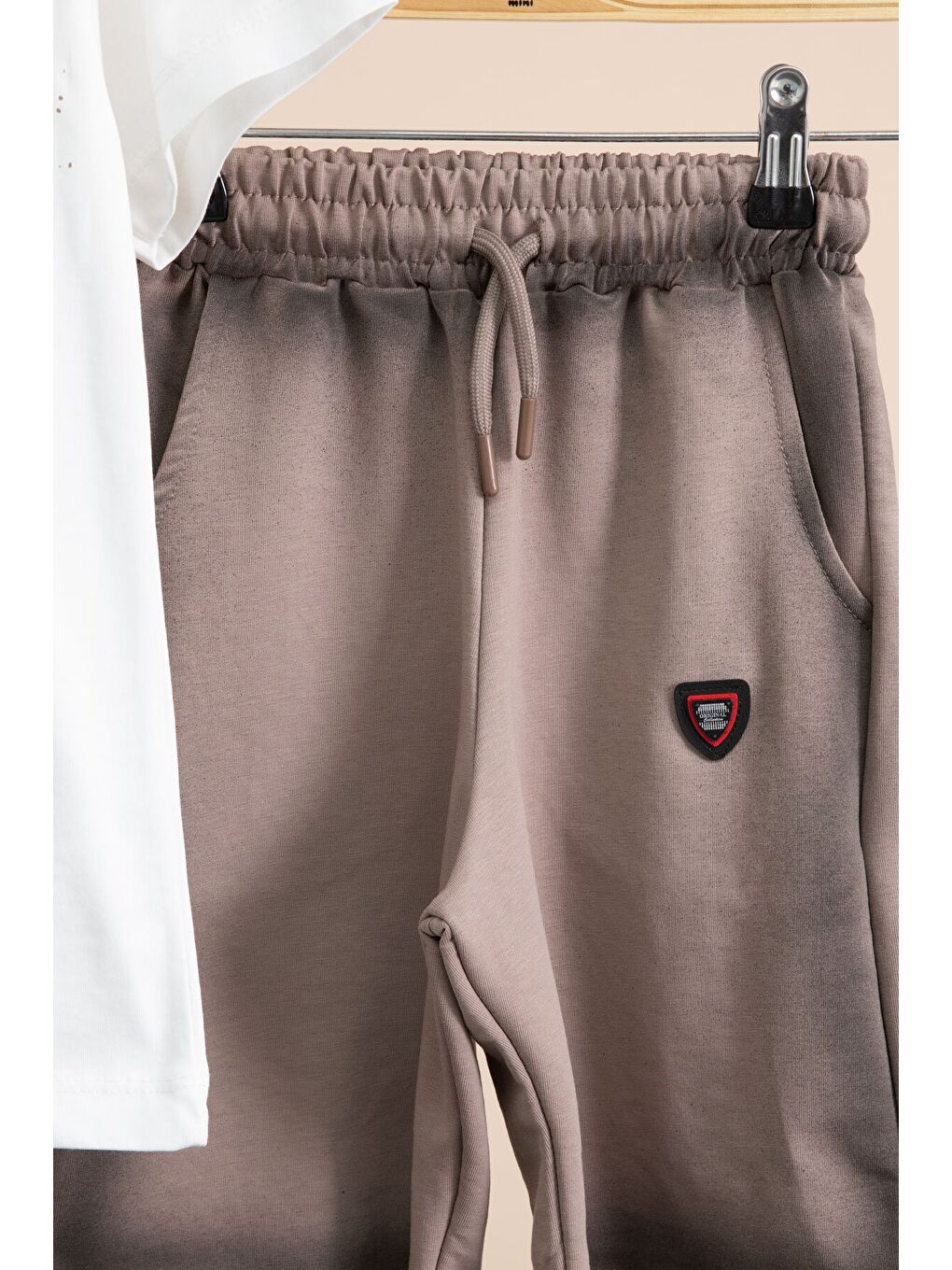 Ekru Grafiti Baskılı Tişörtlü Şortlu Erkek Çocuk 2li Takım 23775-4