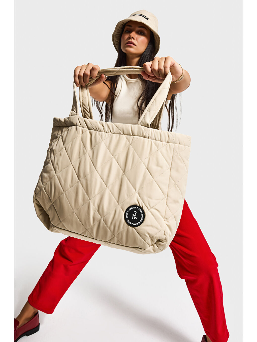 Bej Renk Baklava Desenli Askılı Özel Tasarım Çanta-2