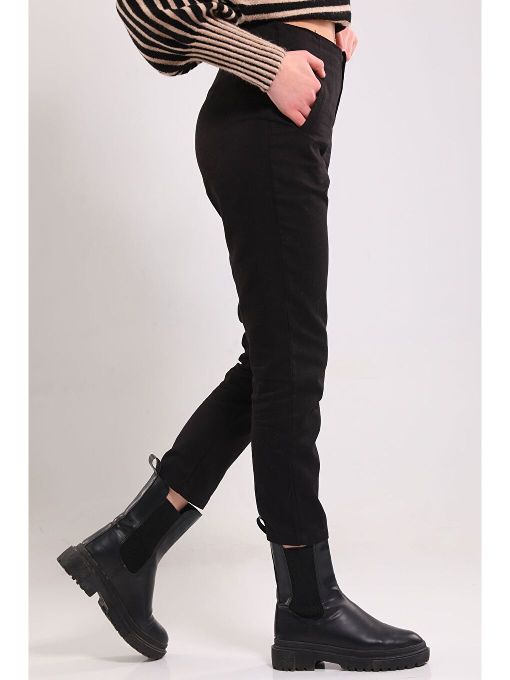 Siyah Kadın Boru Paça Pantolon-4