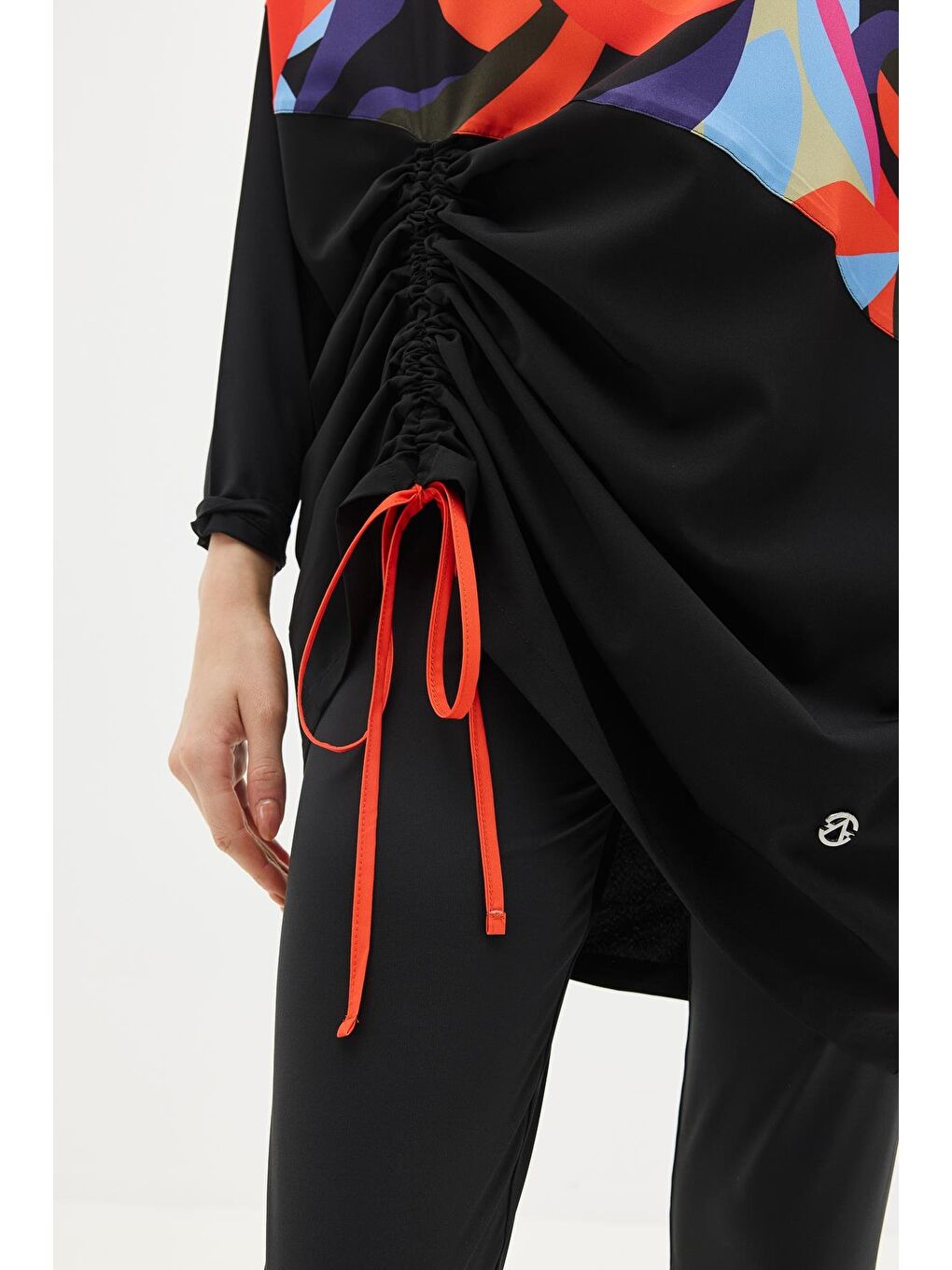 Desenli Rahat Kesim 4'Lü Tesettür Mayo 6297 Lacivert/Siyah-9