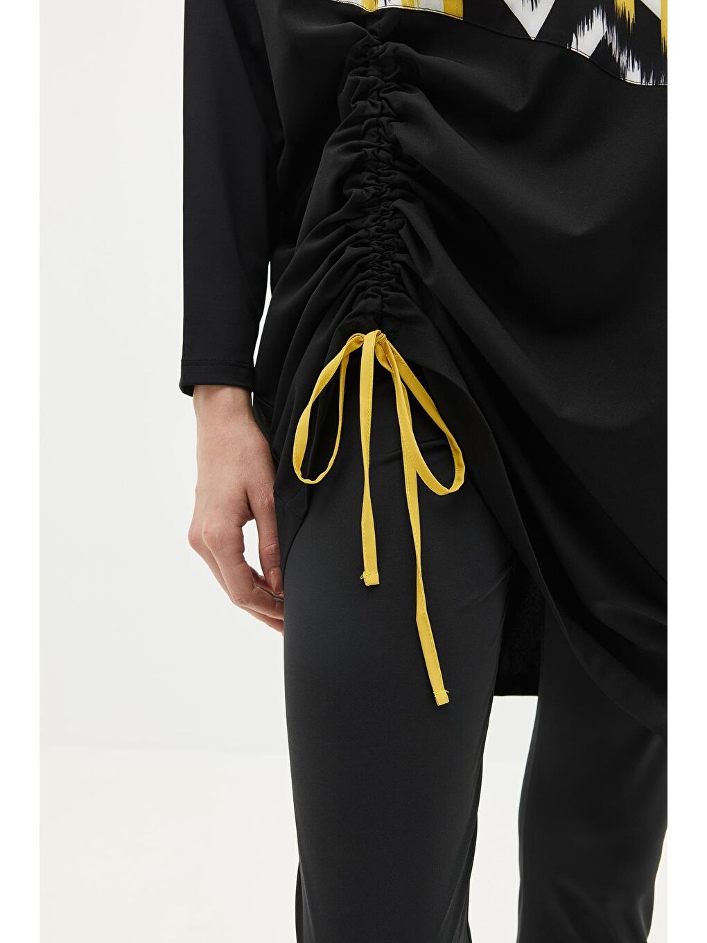 Desenli Rahat Kesim 4'Lü Tesettür Mayo 6297 Sarı/Siyah-10