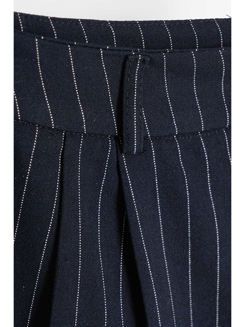 Kadın Lacivert Çizgili Renk s5-56 Midi Boy Rahat Kesim Kumaş Şort-1