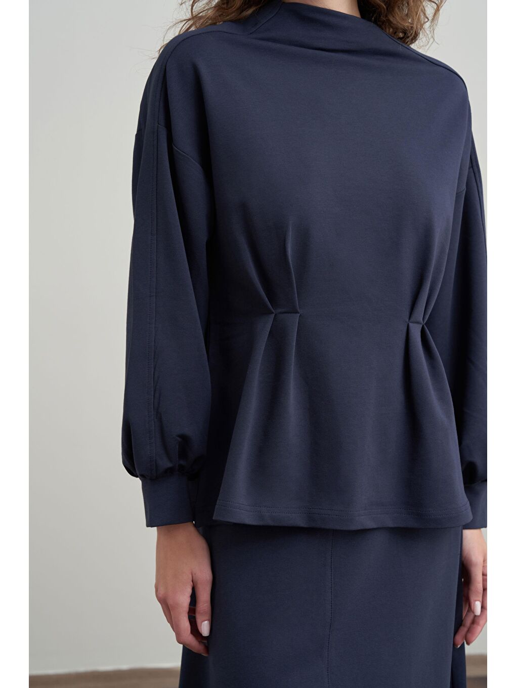 Lacivert-Yumuşak Dokulu Pile Detaylı Etekli Takım-4