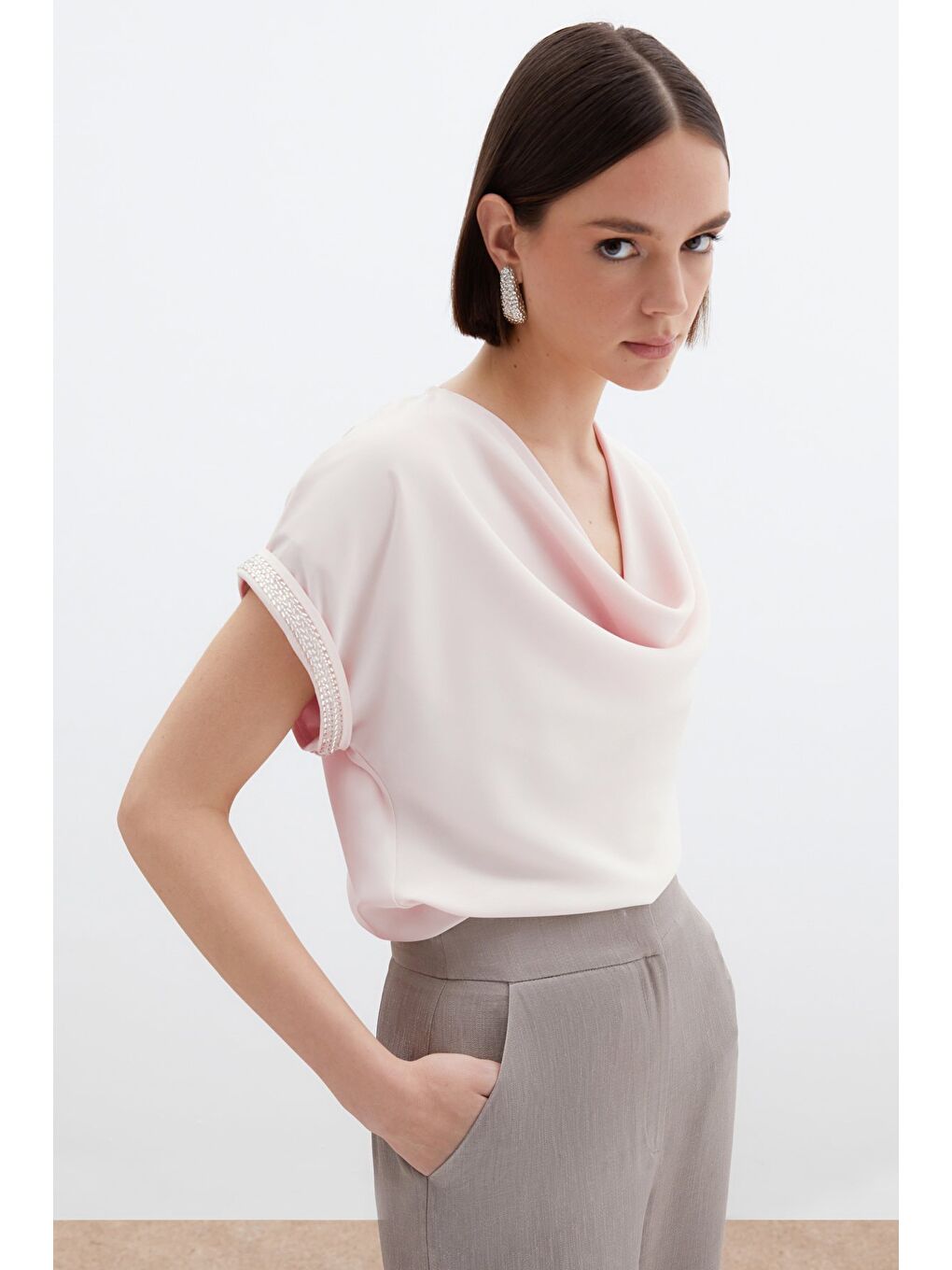 Pembe Kollar Taş Detaylı Salaş Bluz - Pudra-2