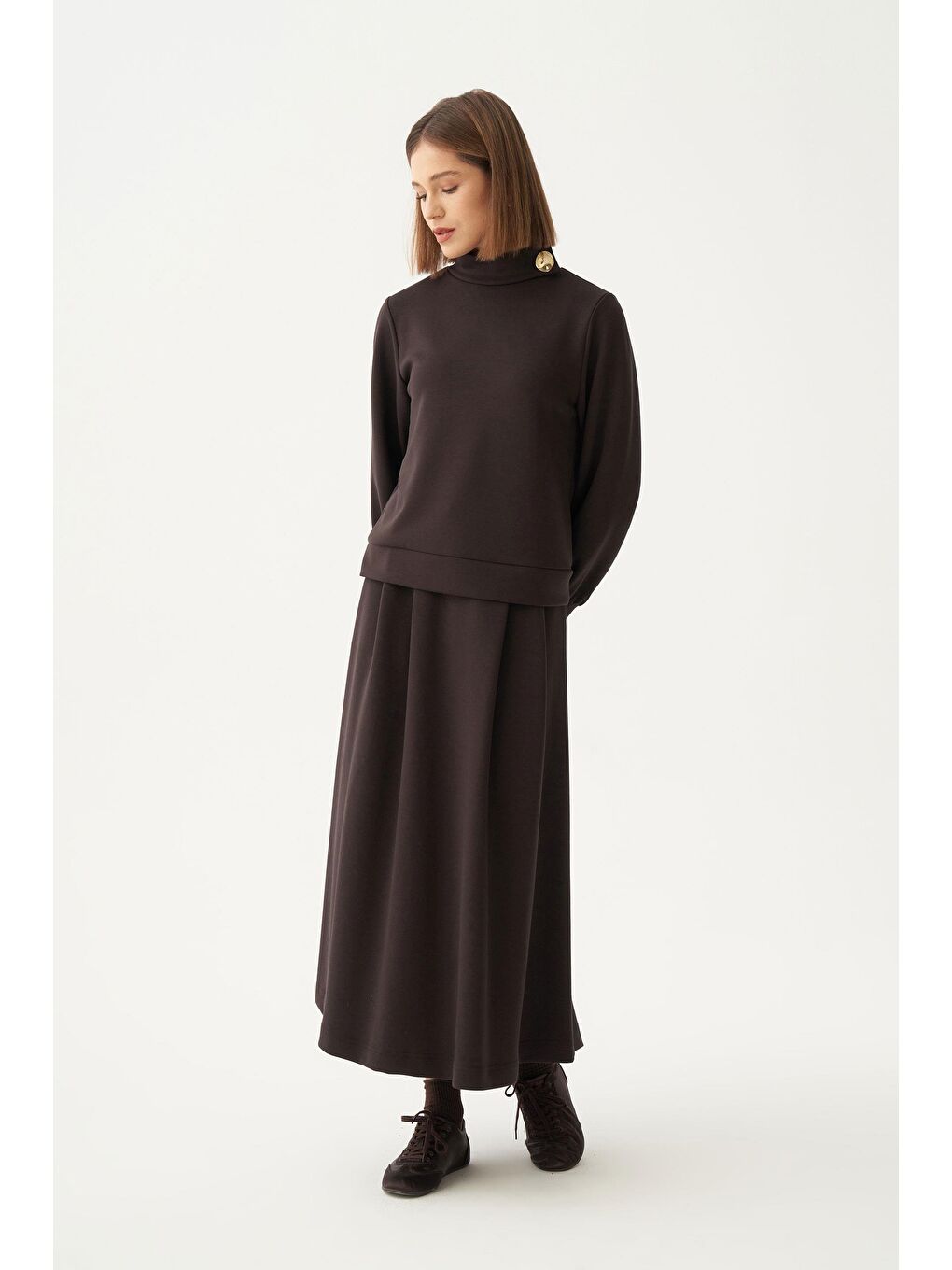 Kahverengi Acı Kahve-Yumuşak Dokulu Gold Düğmeli Etekli Takım