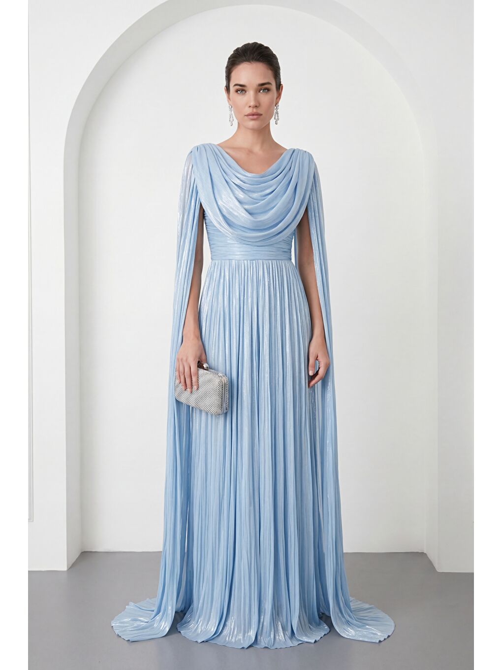 Kadın Bebe Mavi Şifon Dökümlü Pelerin Kollu Uzun Abiye Elbise-1