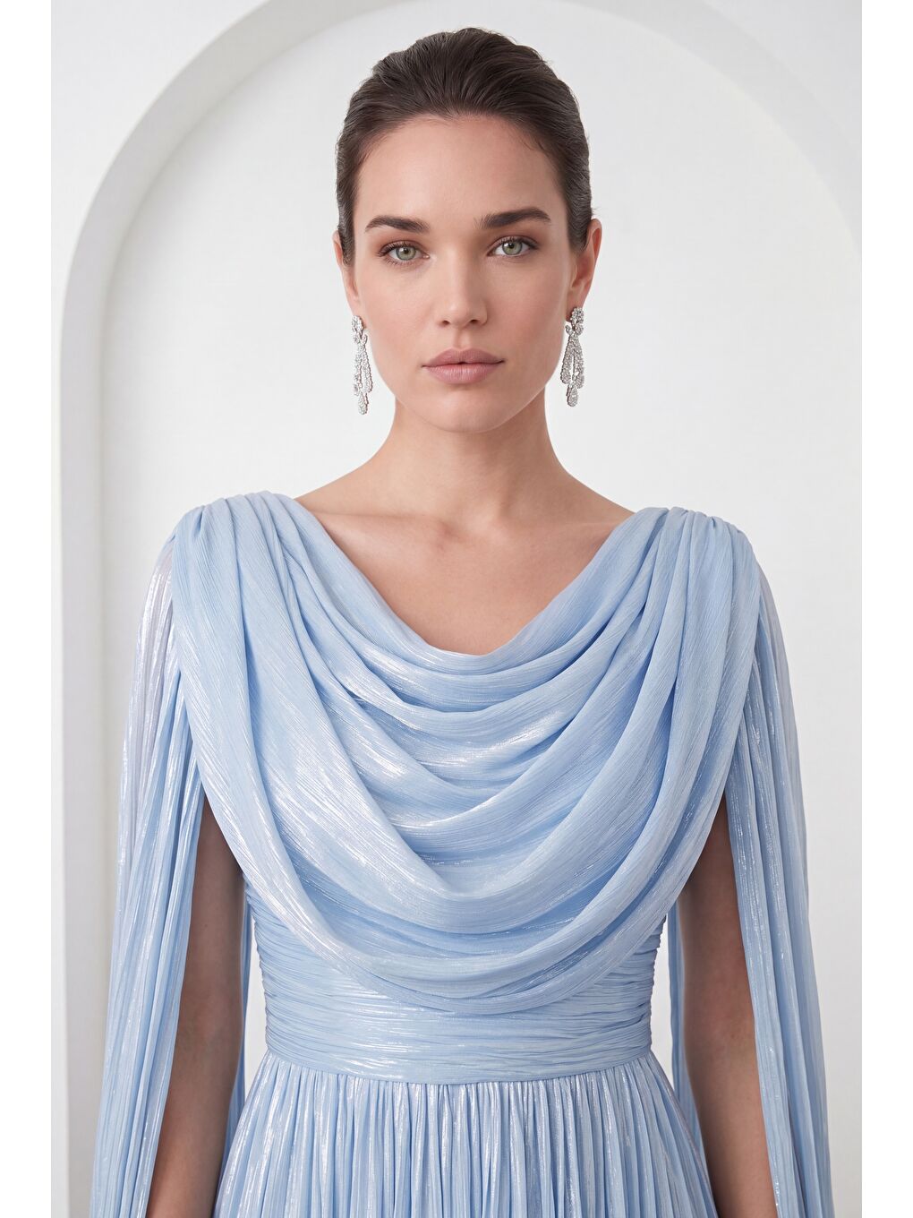 Kadın Bebe Mavi Şifon Dökümlü Pelerin Kollu Uzun Abiye Elbise-2