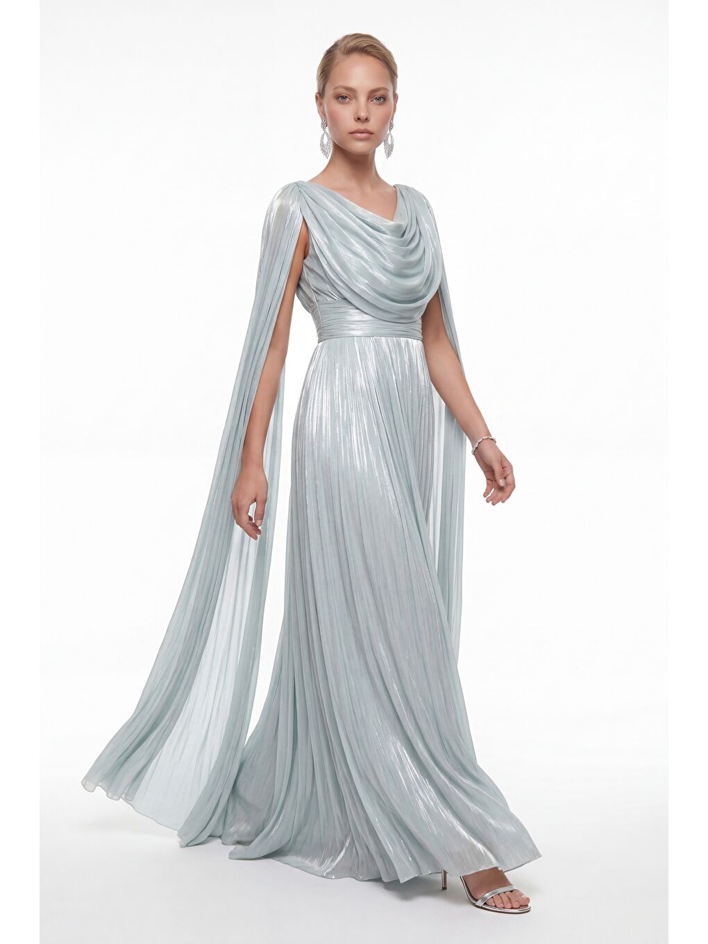 Kadın Mint Yeşili Şifon Dökümlü Pelerin Kollu Uzun Abiye Elbise-1