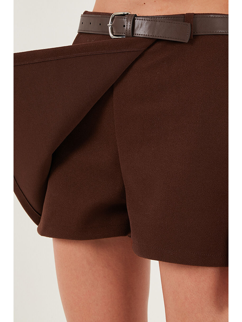 Kahverengi Pamuk Karışımlı Relaxed Fit Yüksek Bel Mini Boy Kadın Şort Etek 611SR0037-5