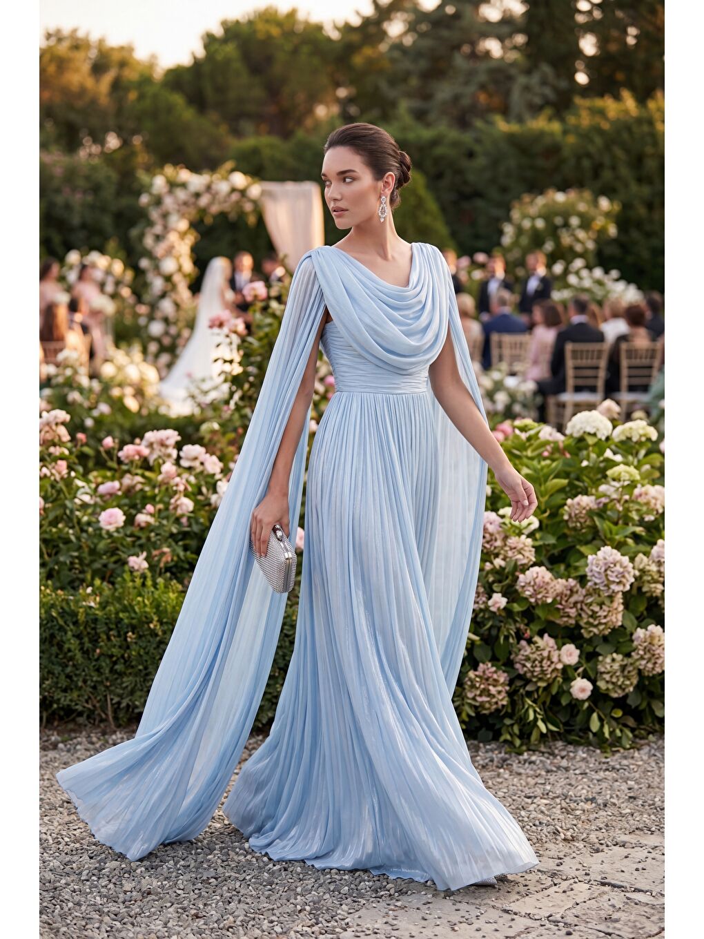 Kadın Bebe Mavi Şifon Dökümlü Pelerin Kollu Uzun Abiye Elbise-4