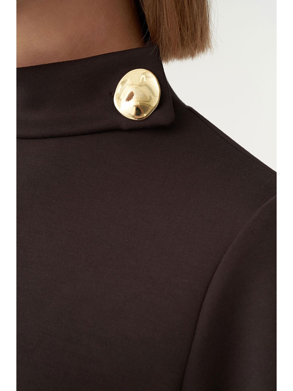 Kahverengi Acı Kahve-Yumuşak Dokulu Gold Düğmeli Etekli Takım-3