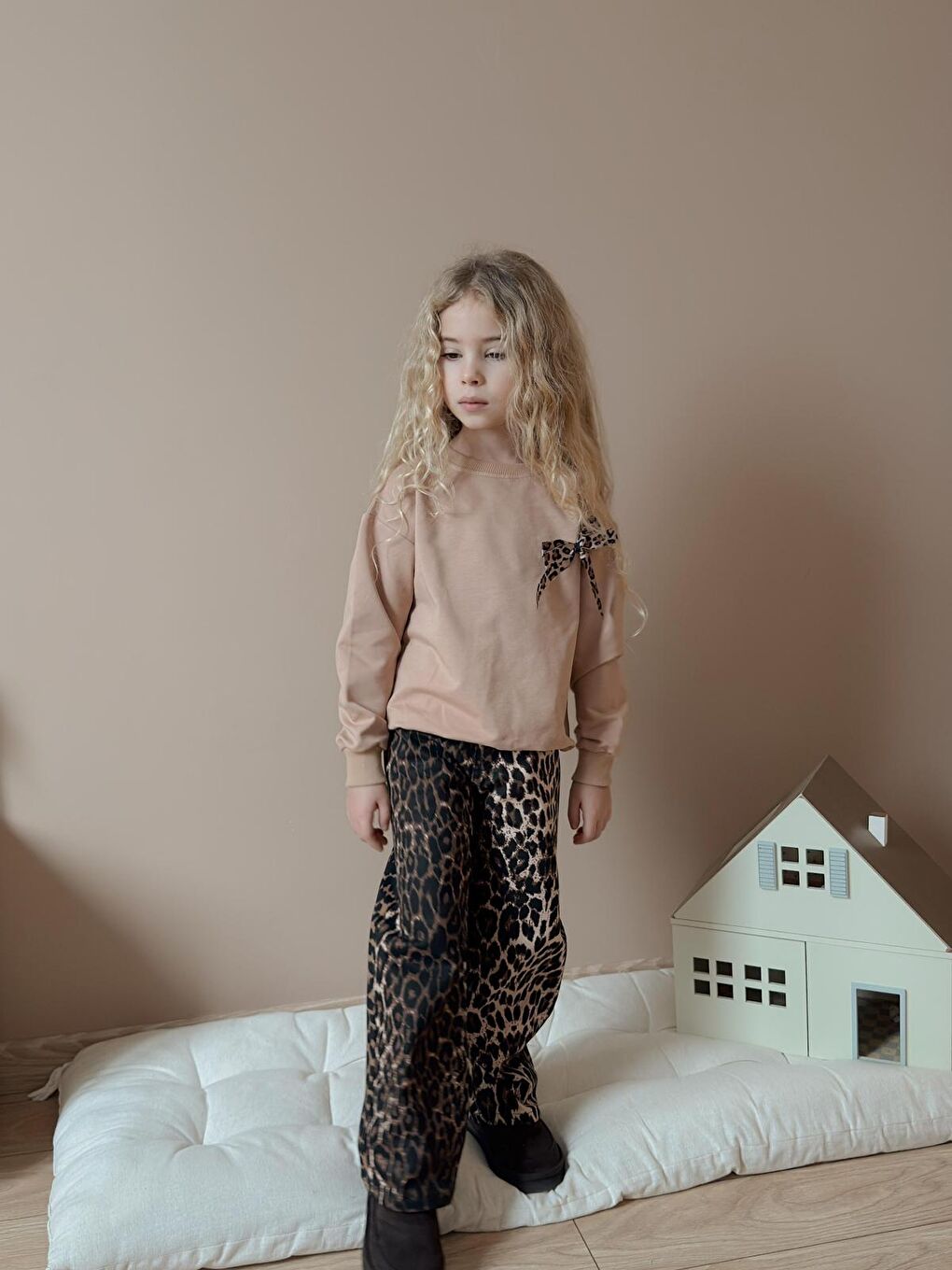 Kahverengi Kız Çocuk Leopar Desenli Beli Lastikli Pantolon ve Üst Sweat Takım-2