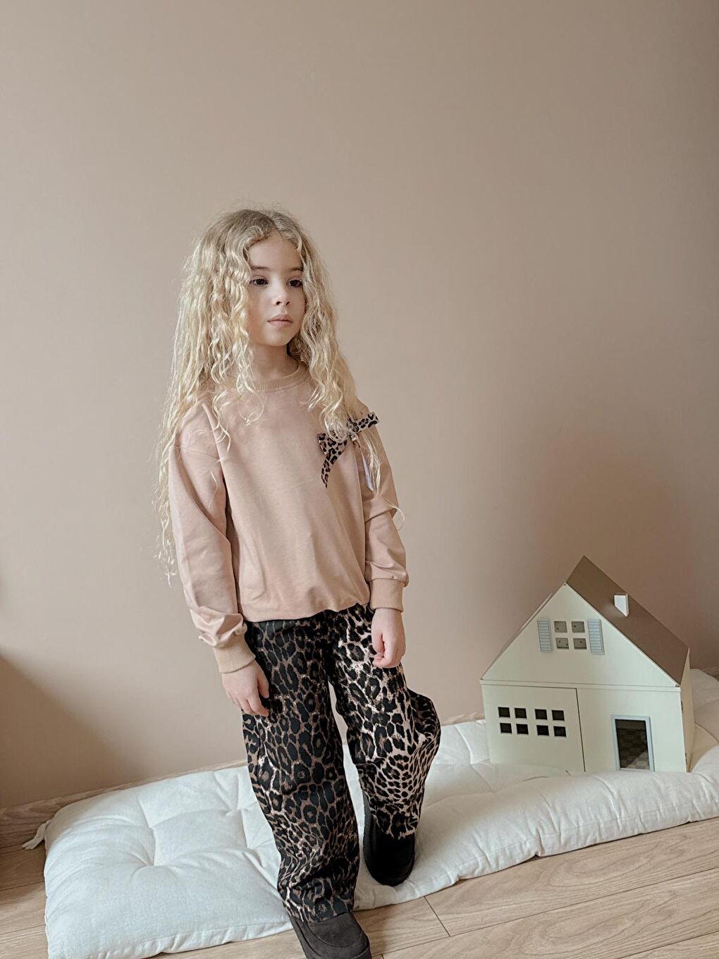 Kahverengi Kız Çocuk Leopar Desenli Beli Lastikli Pantolon ve Üst Sweat Takım-3