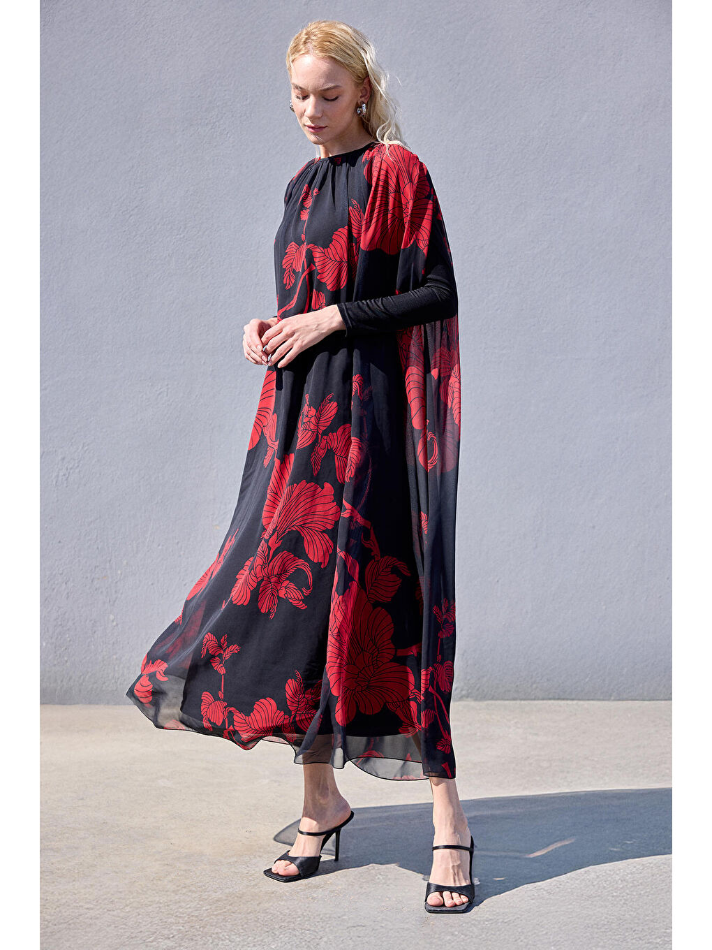 Siyah Çiçek Desenli Şifon Elbise-7