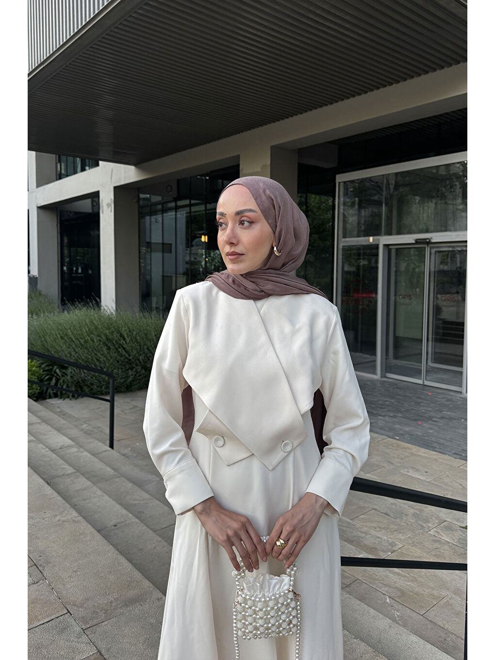 Ekru Kadın Önü Çapraz Detaylı Elbise Krem-3