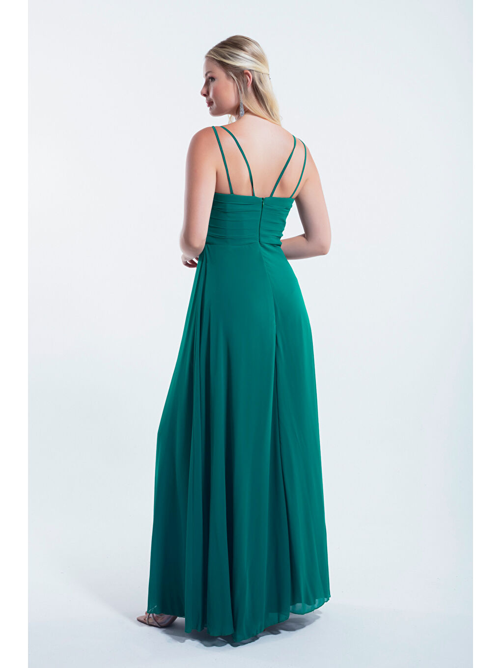 Kadın Zümrüt Yeşili Askılı Şifon Abiye Elbise-4
