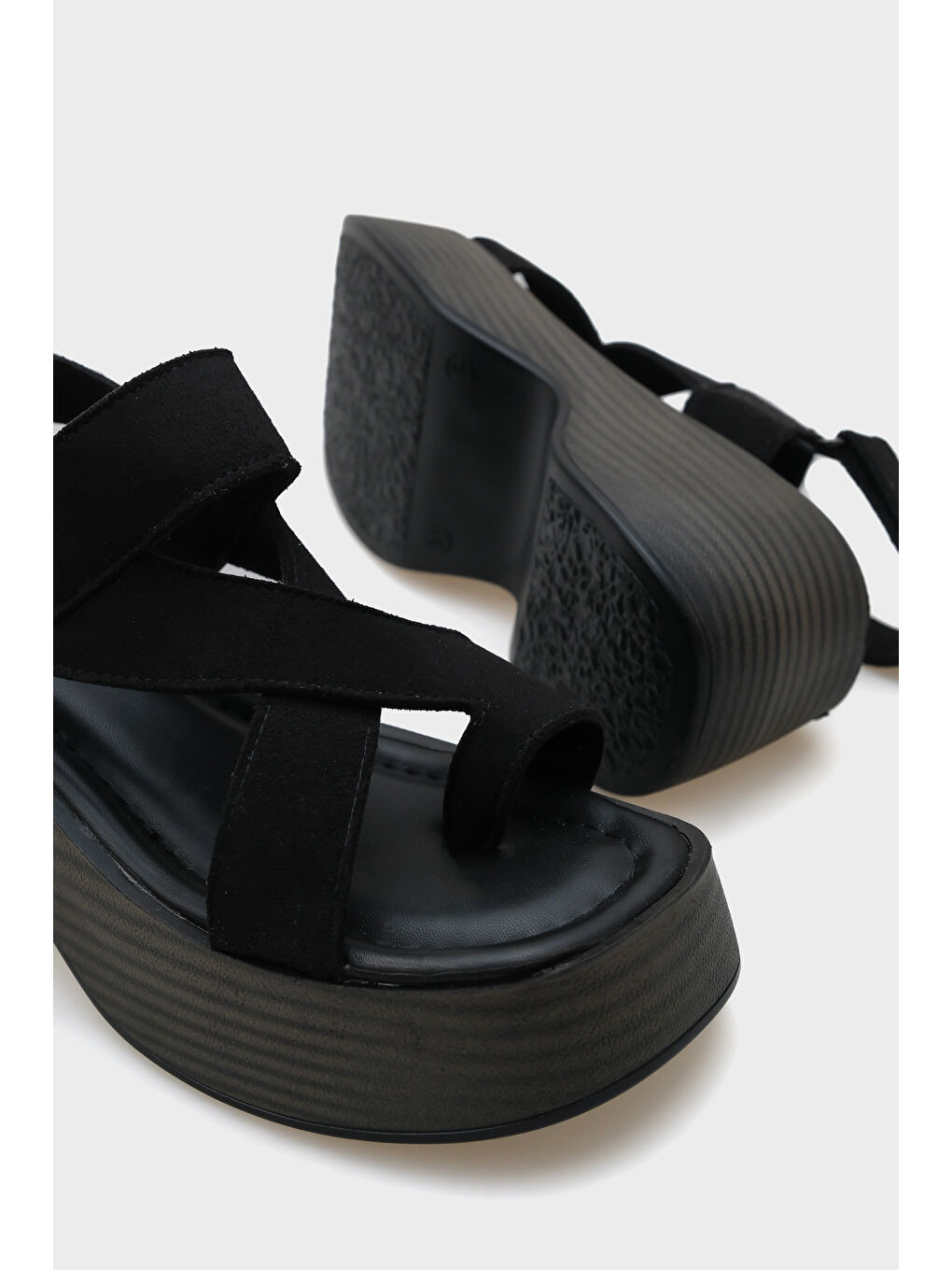 Siyah Doris Taşlı Tokalı Süet Dolgu Topuklu Kadın Terlik-4