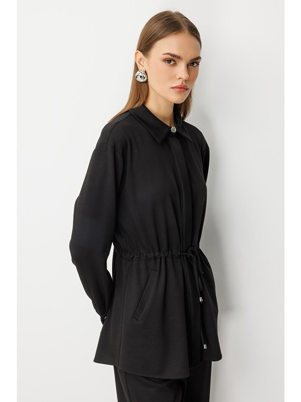 Beli İp Büzgülü Yumuşak Dokulu Siyah Tunik-3