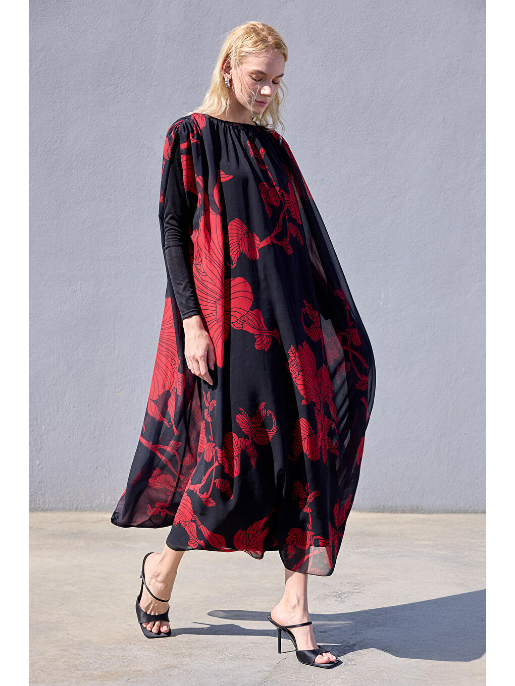 Siyah Çiçek Desenli Şifon Elbise-8